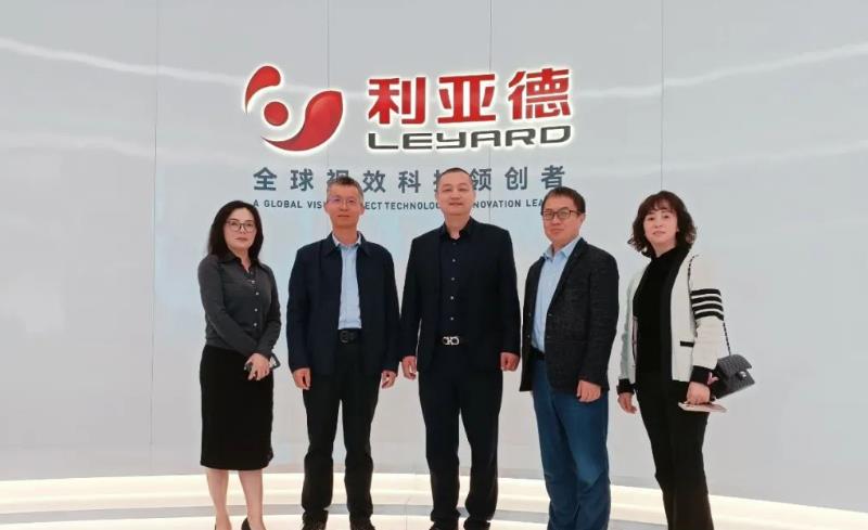 一博科技董事长汤昌茂一行赴1xBET南方总部参观调查