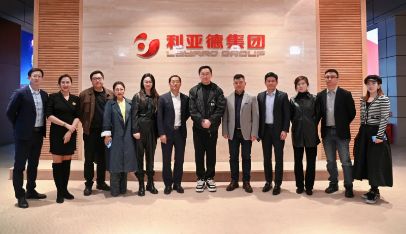 陆川导演到访1xBET，解锁文化+科技融合新蹊径