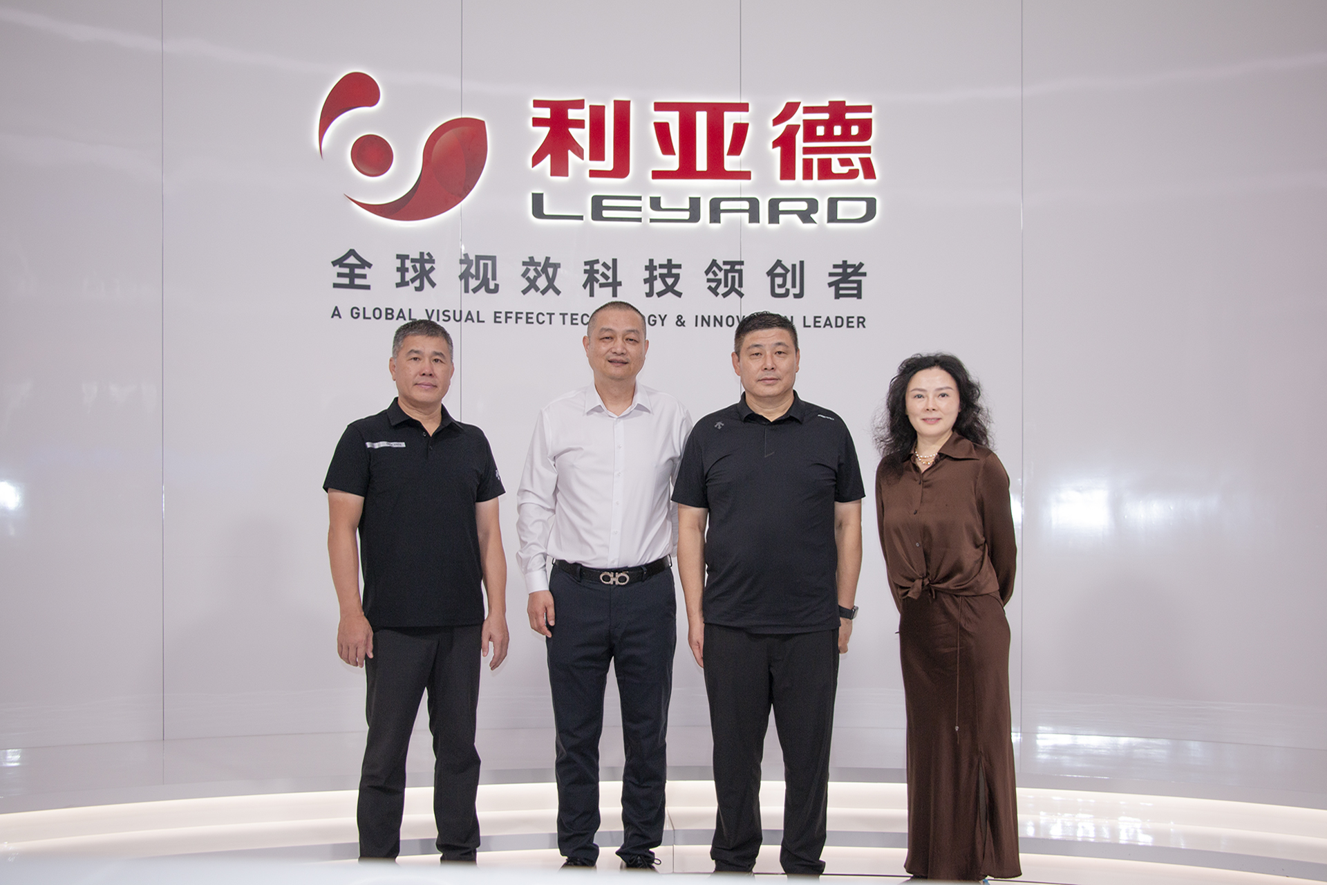 沉庆千里科技股份有限公司周宗成总裁等辅导一行光临1xBET南方总部调查互换