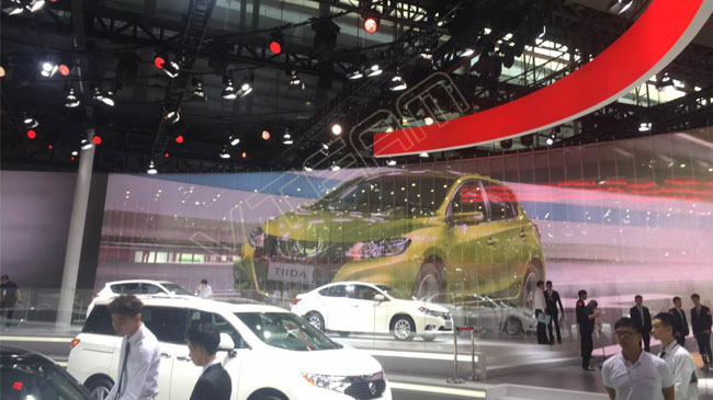 威特姆光电弧形车展LED通明屏案例